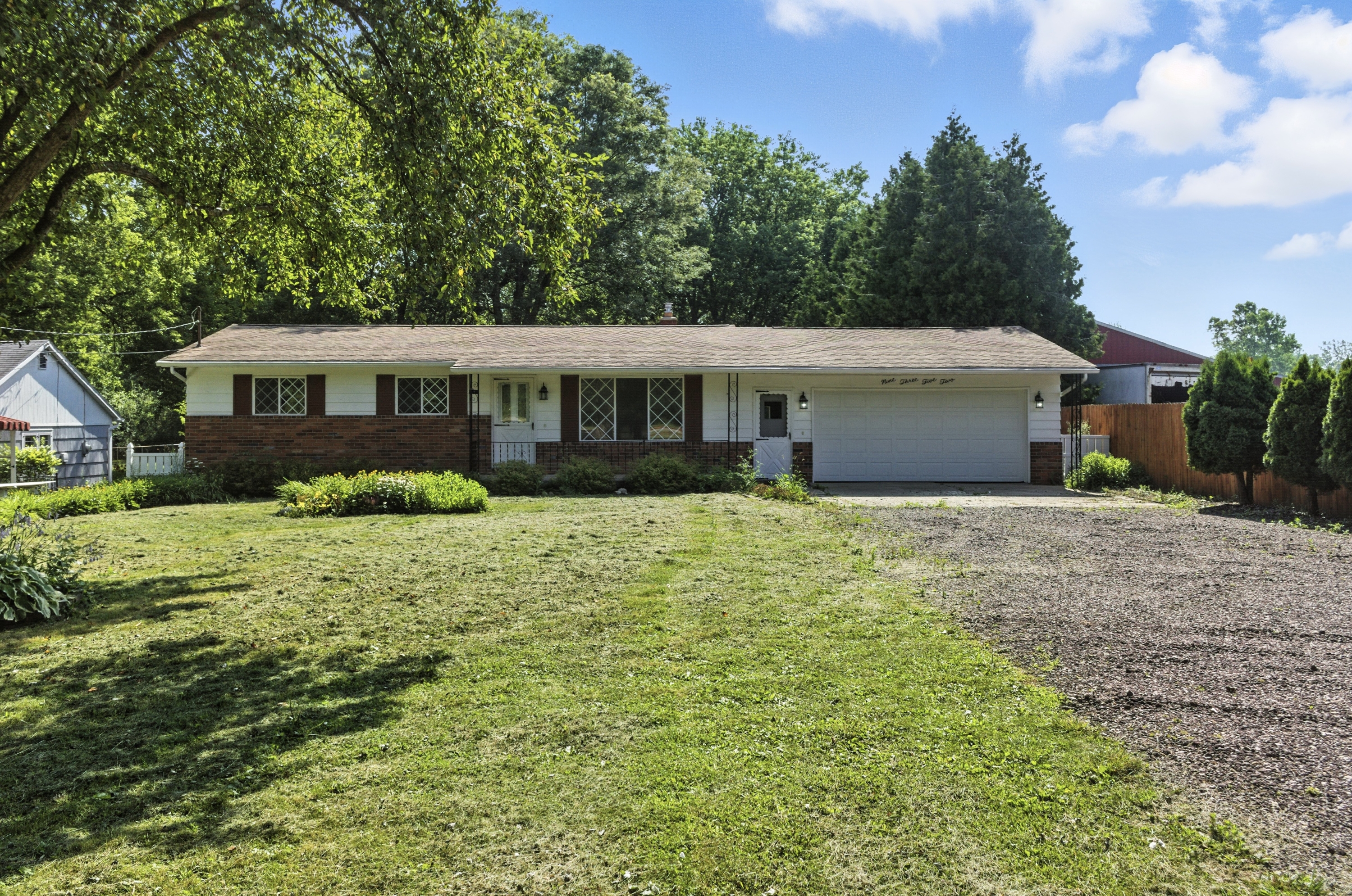 9352 North Saginaw Road